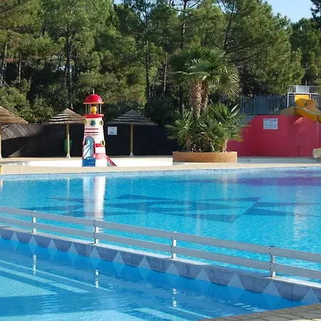 Campsite Emmy_ Bonne Anse 4*